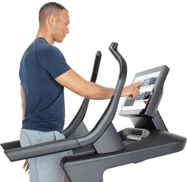 Freemotion i22.9 Incline Trainer - Demo Model